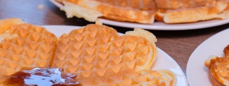Для участников АТО провели мастер-класс по выпечке вафель