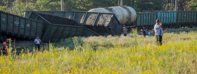 В Днепре на Северном с рельсов сошел поезд