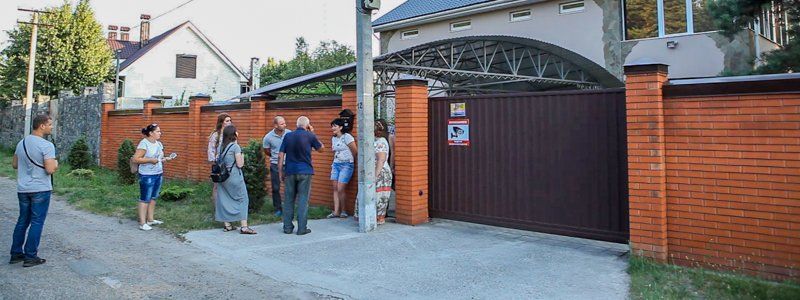 Борьба за квадратные метры: в Орловщине пытаются "отжать" двухэтажный дом