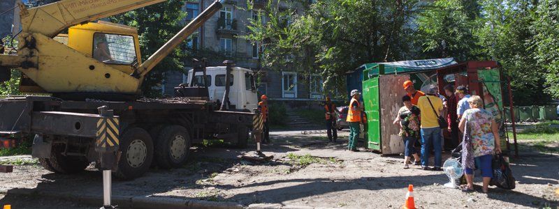 Судный день для нелегалов: на Авиационной снесли очередную "наливайку"