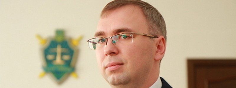 Удачный брак, квартира за миллион и любовный треугольник: загадочная история прокурора Алексея Кривенко