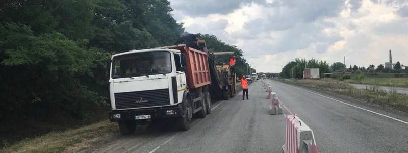 На въезде в Днепр строят весовой комплекс для фур