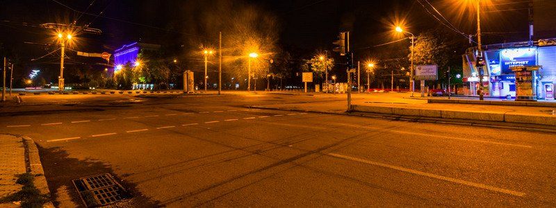 Как выглядят опасные перекрестки в Днепре ночью