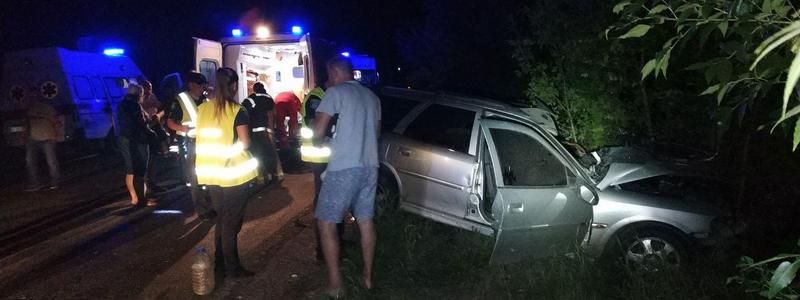 Под Днепром автобус "Интерпайп" столкнулся с Opel и перевернулся: пострадали больше 10 человек