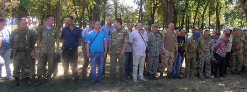 Сегодня в Днепре вручили памятные знаки "Иловайск-2014"