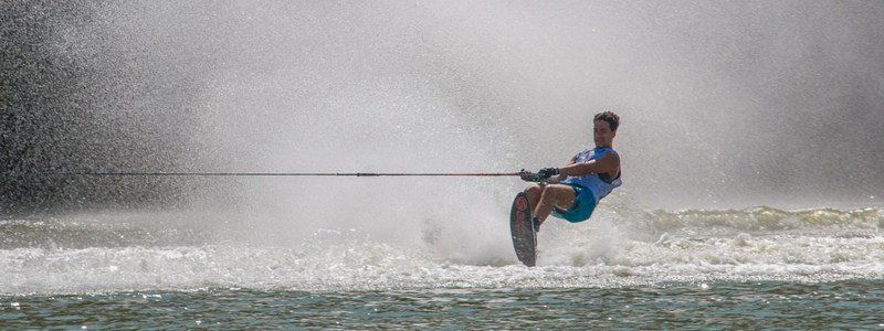 В Днепре стартовал Чемпионат Европы по воднолыжному спорту