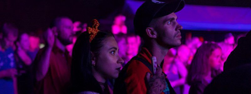 Под Днепром прошел концерт группы «СКАЙ»: ищите себя на фото