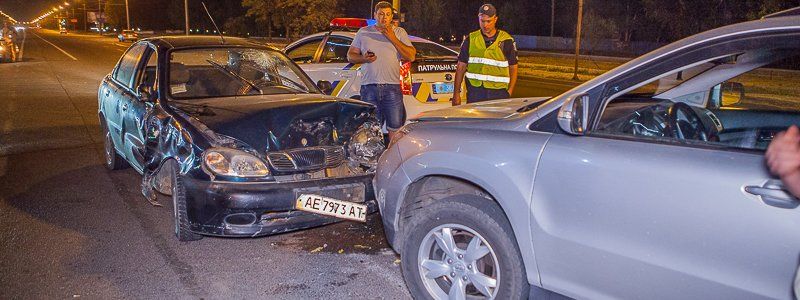 В Днепре на Победе Lanos врезался в Nissan и лоб в лоб столкнулся с BYD