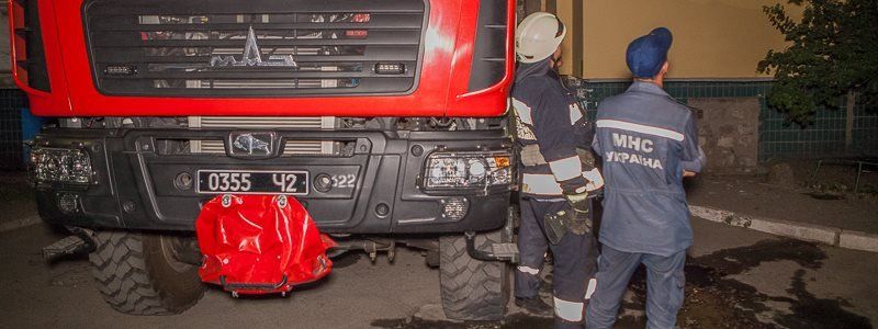 Пламя и кровь: в Днепре на Донецком шоссе после конфликта сгорела квартира