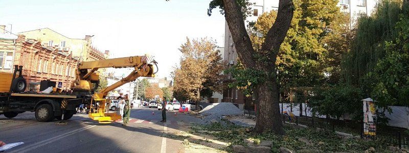 В Днепре временно перекрыли Троицкую площадь