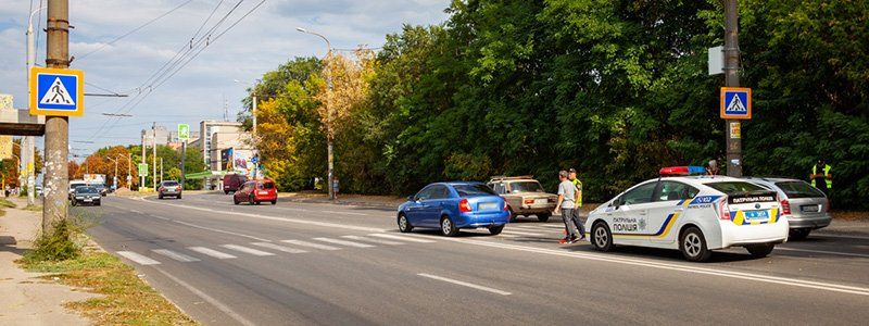 В Днепре водитель Hyundai сбила мужчину на пешеходном переходе