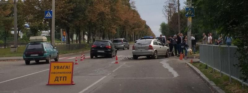 В Днепре в тройном ДТП на Рабочей пострадали два человека