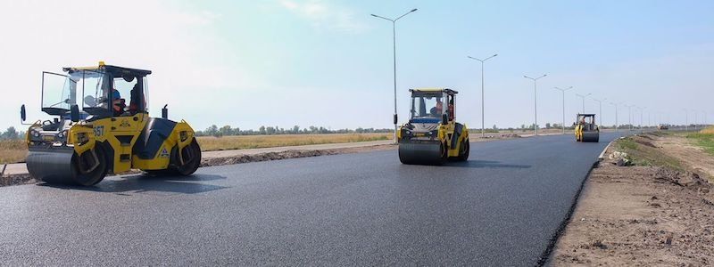 Днепр и Киев соединяют новой четырехполосной трассой