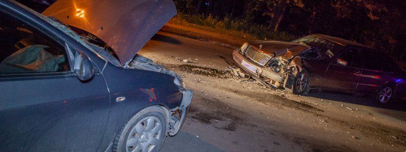 ДТП на проспекте Богдана Хмельницкого: пострадали девушка и мужчина