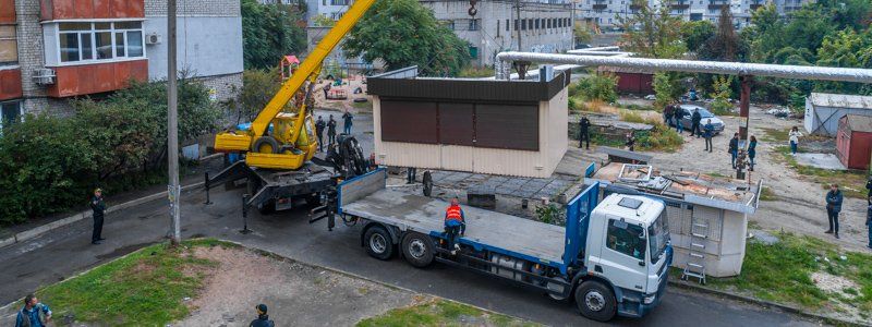 Никого не забыли: в одном из дворов Днепра снесли очередной МАФ