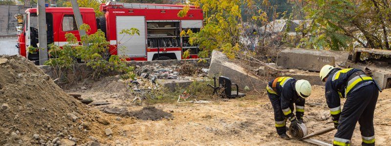 В Днепре мужчина и женщина подожгли свой сарай