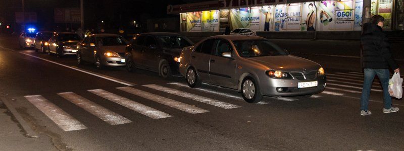 В Днепре на Калиновой столкнулись 4 автомобиля