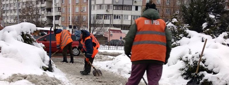 Как в Днепре убирали мусор и ликвидировали аварии в Новогоднюю ночь