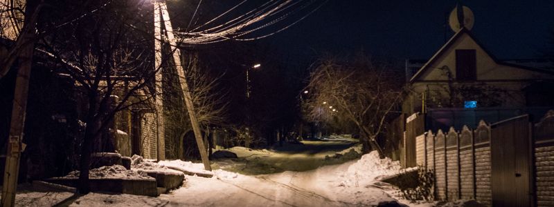 В Днепре возле дома повесилась женщина