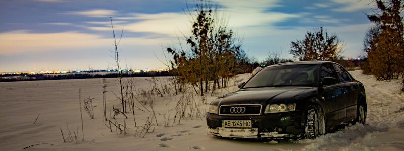 В Днепре пьяный водитель на Audi уходил от погони и «вылетел» в поле