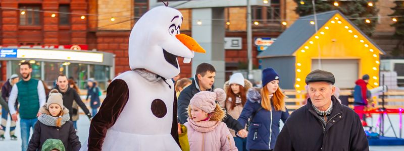 Солнечный Днепр в лицах: какое настроение у жителей города в весенне-зимний день