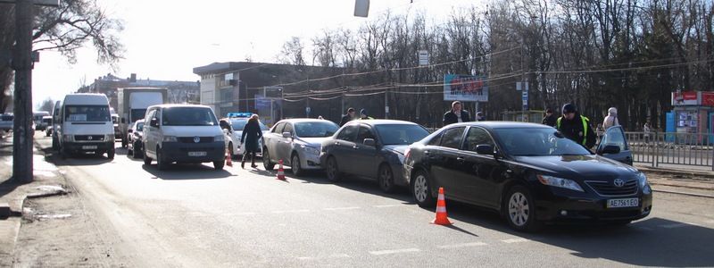 На Богдана Хмельницкого из-за нескольких ДТП образовалась пробка