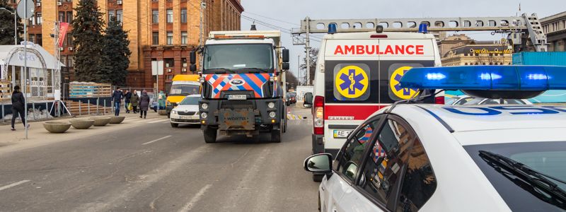 В центре Днепра на площади возле катка Roshen грузовик насмерть сбил женщину