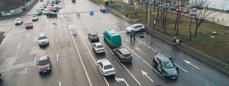 Тройное ДТП на Набережной Заводской: появилось видео момента аварии