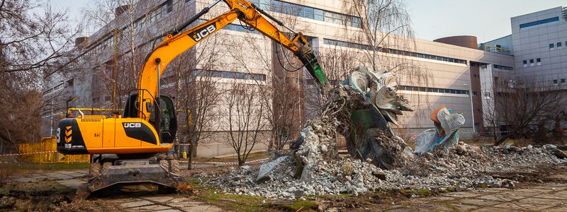 В Днепре возле "Метеора" снесли скульптуру