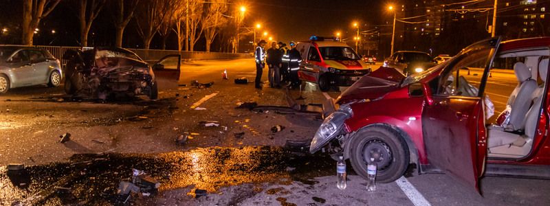 Серьезное ДТП на Запорожском шоссе в Днепре: пострадали 3 человека