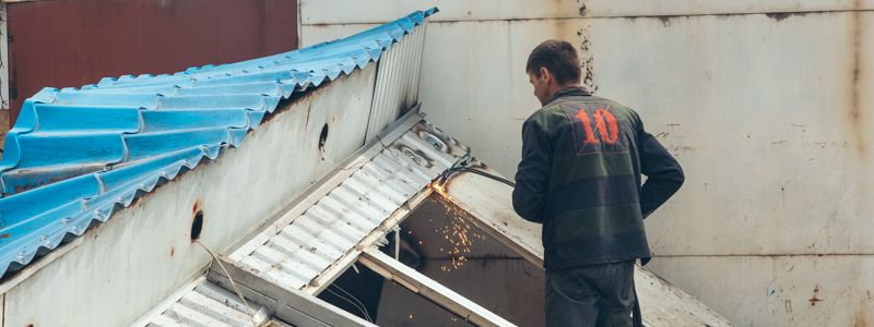 В Днепре на Мира демонтируют старый рынок