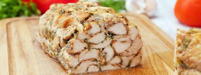 Полезные и вкусные рецепты: как приготовить куриный рулет