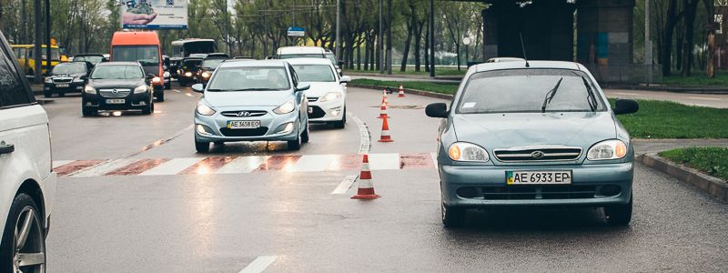 В Днепре на набережной Daewoo сбил девушку на "зебре"