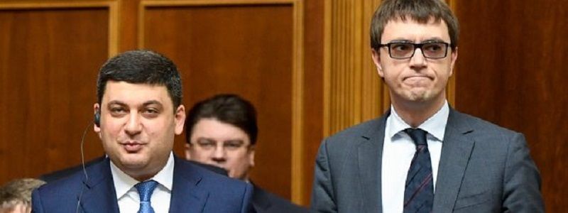 Готов ли Омелян поссориться с Гройсманом из-за аэропорта Днепра