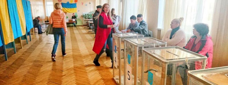 Как в Днепре голосуют во втором туре выборов: обновленная явка избирателей