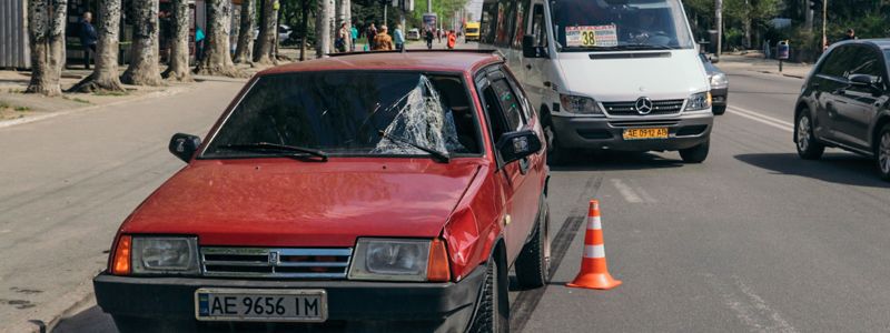 В Днепре на Калиновой возле "Бруснички" сбили женщину