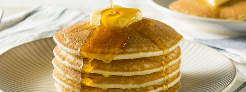 Полезные и вкусные рецепты: как приготовить панкейки с медом