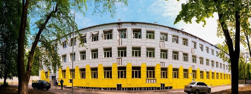 В Днепре завершается реконструкция школы и стадиона: как они выглядят сейчас