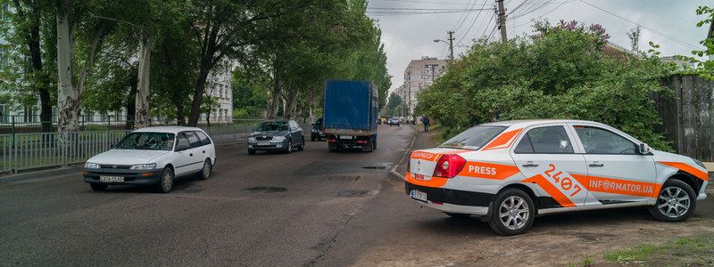 В Днепре на Янтарной просел асфальт