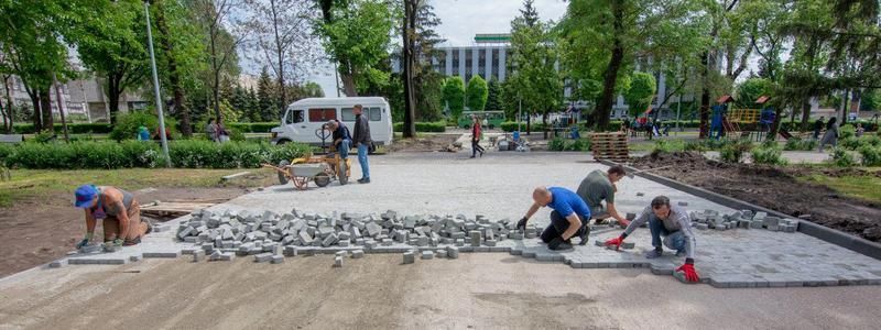 Как продвигается реконструкция главного сквера Каменского