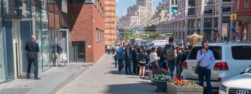 В Днепре второй день подряд минируют торговые и бизнес-центры на Екатеринославском бульваре