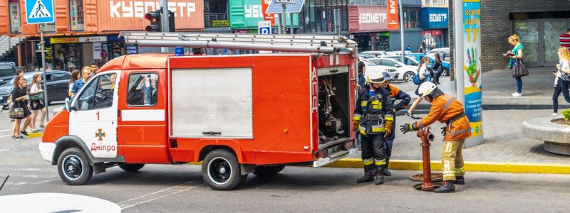 В центре Днепра снова оцепили торговые и бизнес-центры, но "всем плевать"