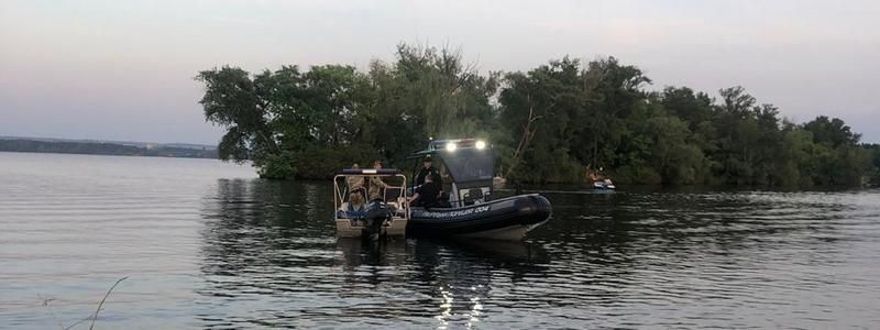 В Днепре "наркобарон" пытался убежать от полицейских по воде