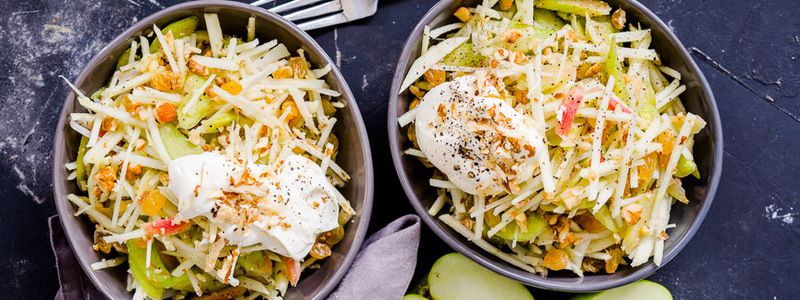 Полезные и вкусные рецепты: как приготовить салат с моцареллой и ревенем