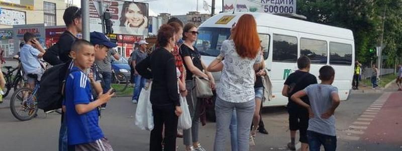 В Кривом Роге маршрутка въехала в толпу людей