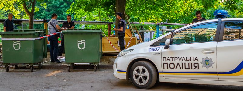 Оружие в мусорном баке, погоня и стрельба: что происходило на Тополе в Днепре