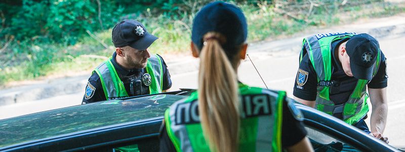 В Днепре полиция и активисты останавливают и штрафуют водителей "с удвоенной силой": подробности
