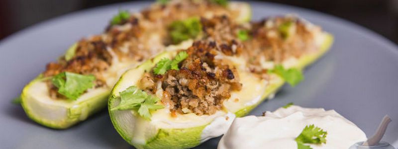 Полезные и вкусные рецепты: как приготовить лодочки из кабачков в духовке с фаршем