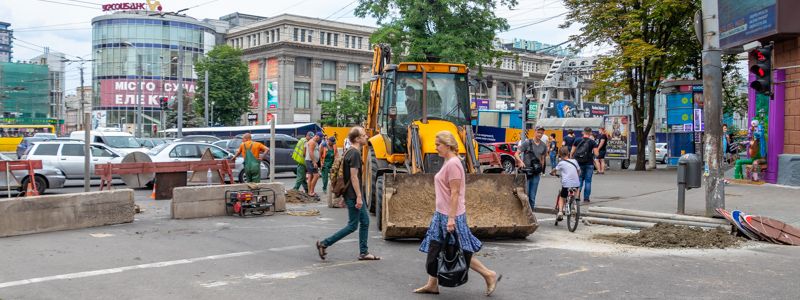 В Днепре улица Короленко превратится в пешеходный бульвар: дорогу перекрыли на полгода