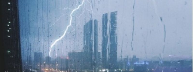 В Днепре ожидается гроза и сильный ветер